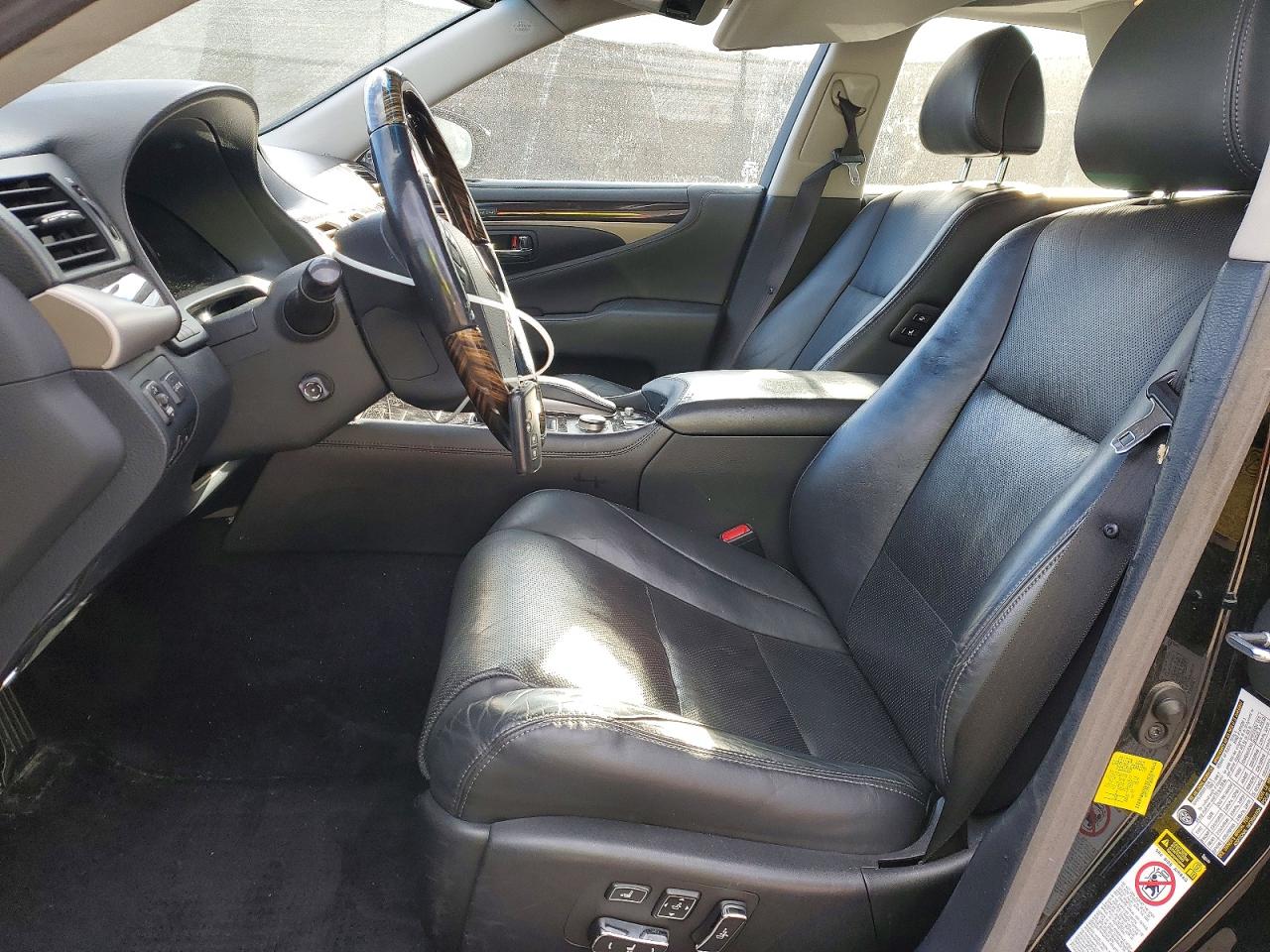 2015 LEXUS LS 460 photo 13