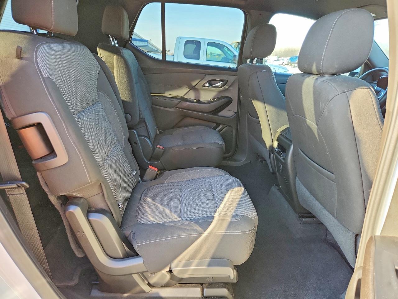 2023 CHEVROLET TRAVERSE LT photo 11