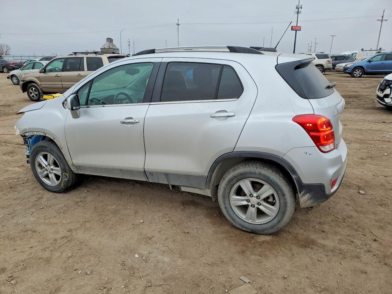 2019 CHEVROLET TRAX 1LT photo 2