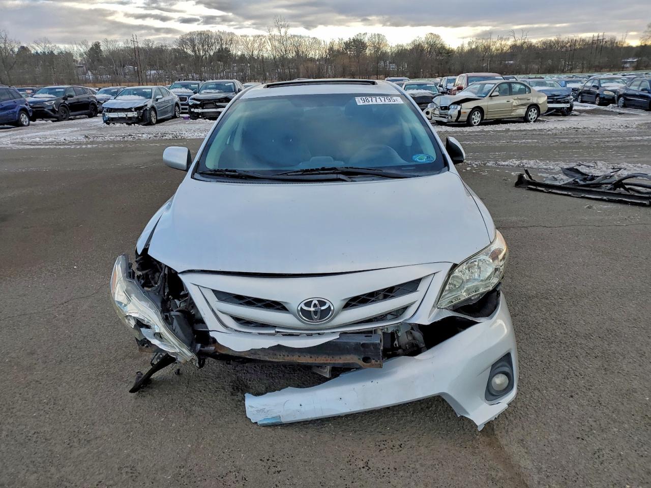 2013 TOYOTA COROLLA BASE photo 5