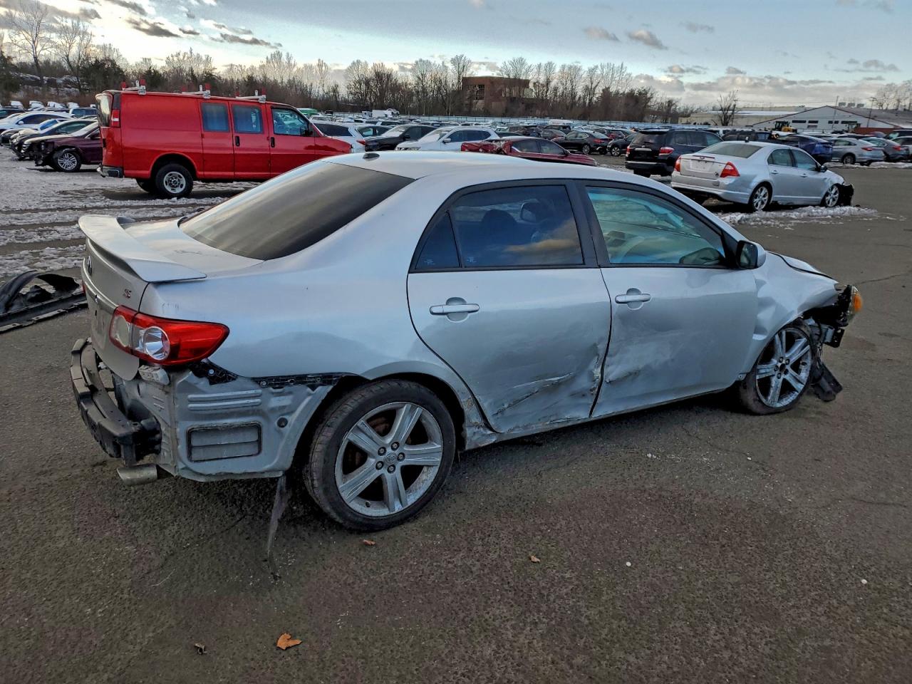 2013 TOYOTA COROLLA BASE photo 3