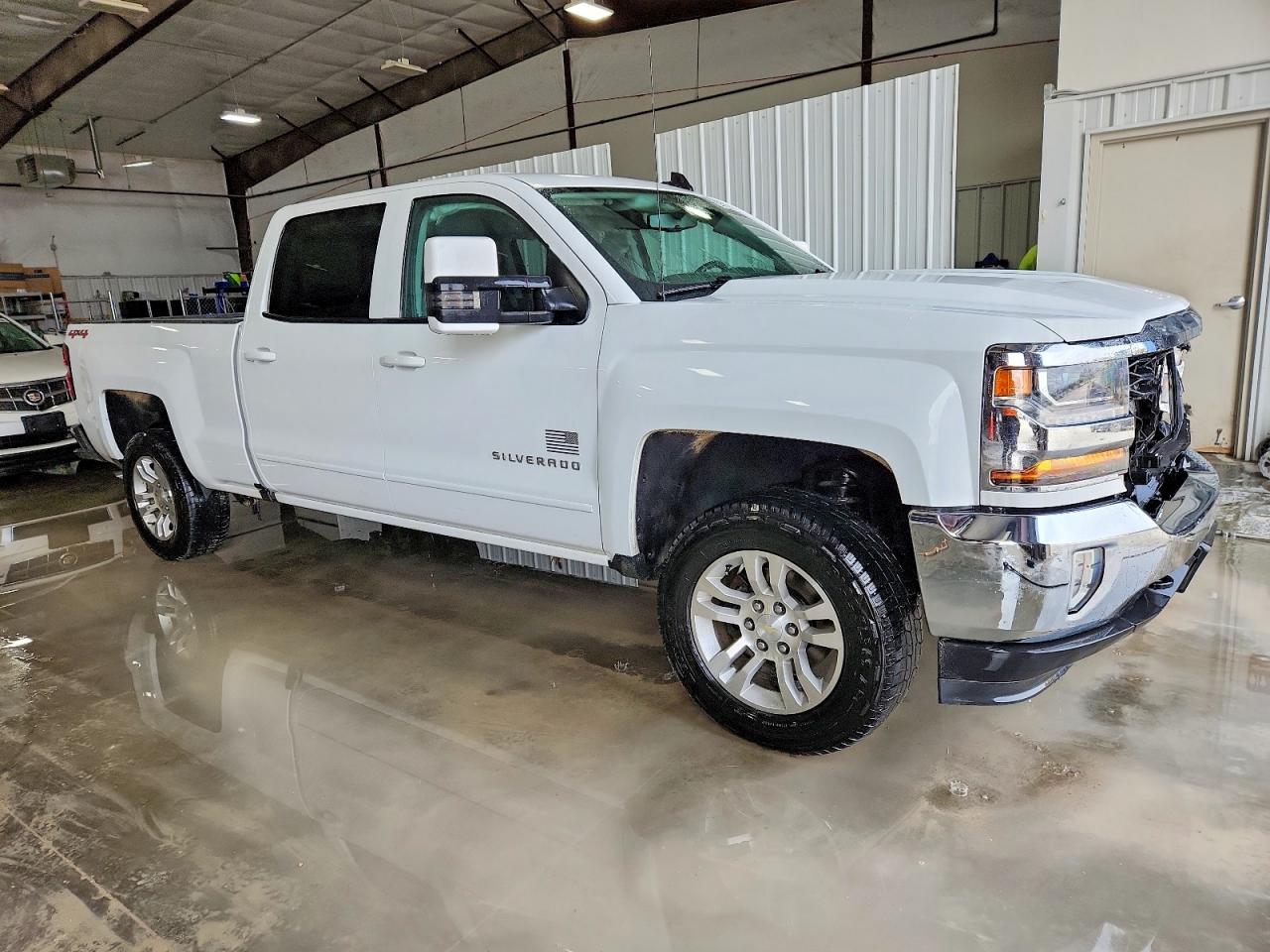 2017 CHEVROLET SILVERADO K1500 LT photo 4