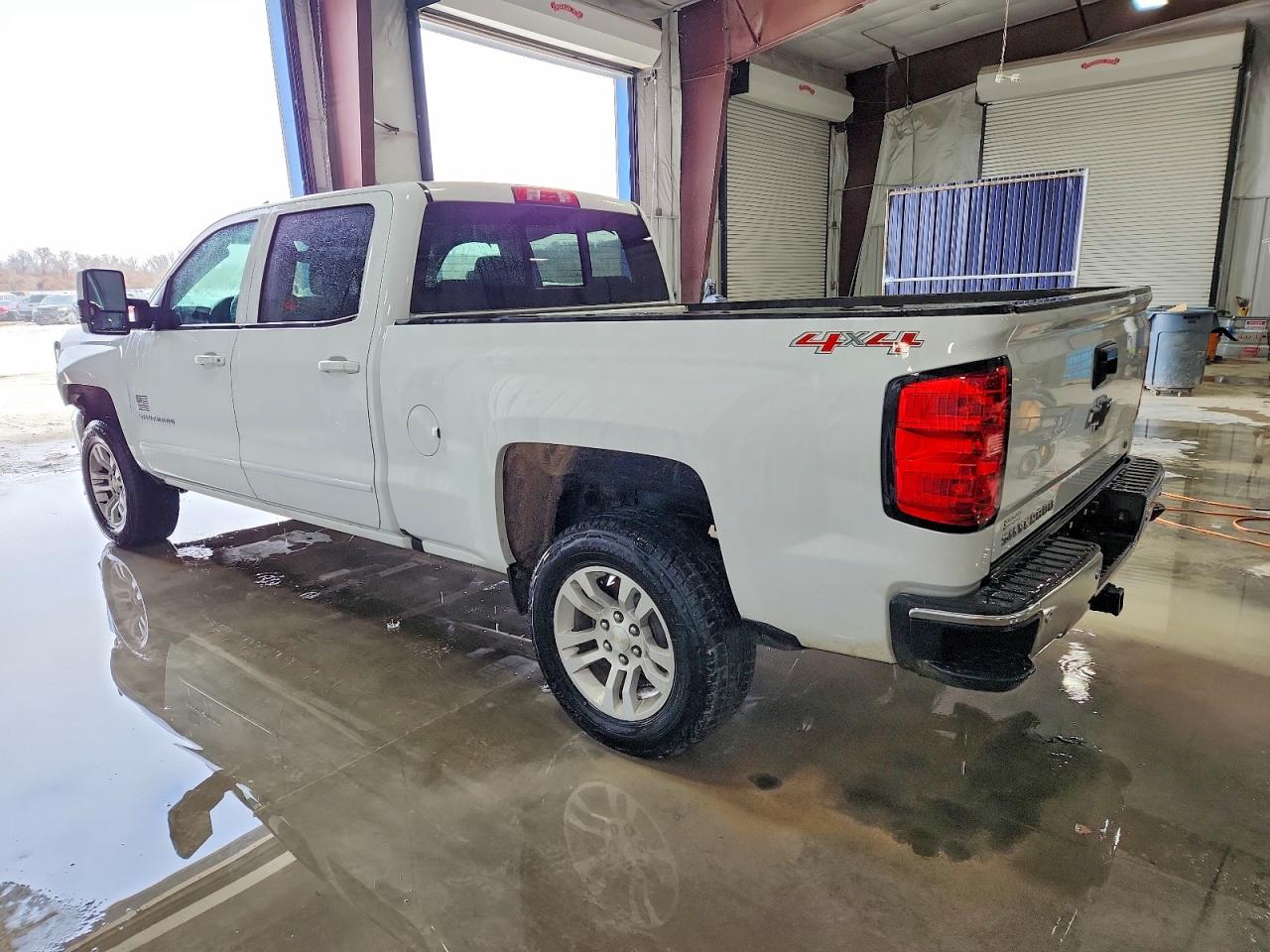 2017 CHEVROLET SILVERADO K1500 LT photo 2