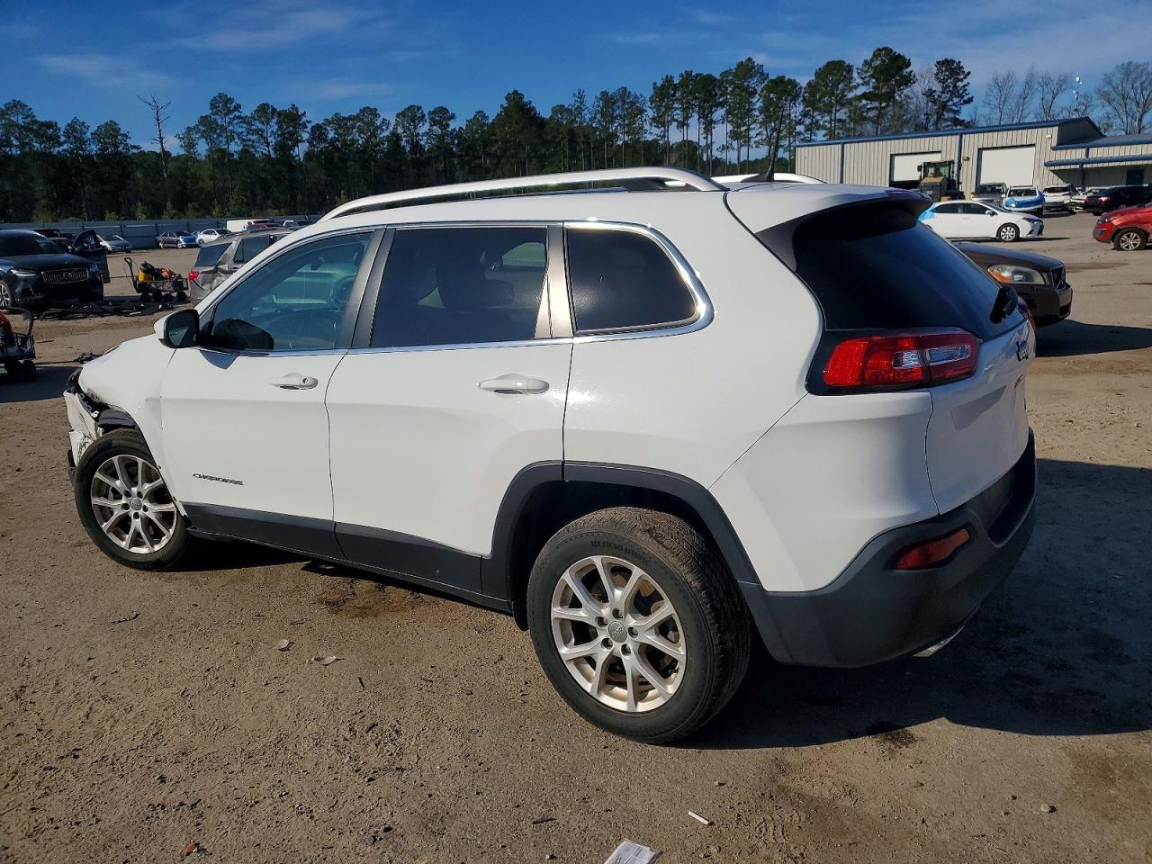 2017 JEEP CHEROKEE LATITUDE photo 2