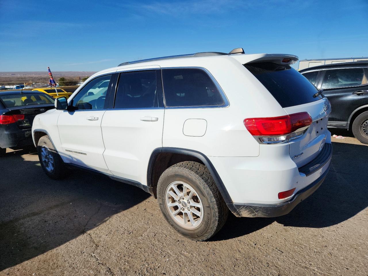 2019 JEEP GRAND CHEROKEE LAREDO photo 3