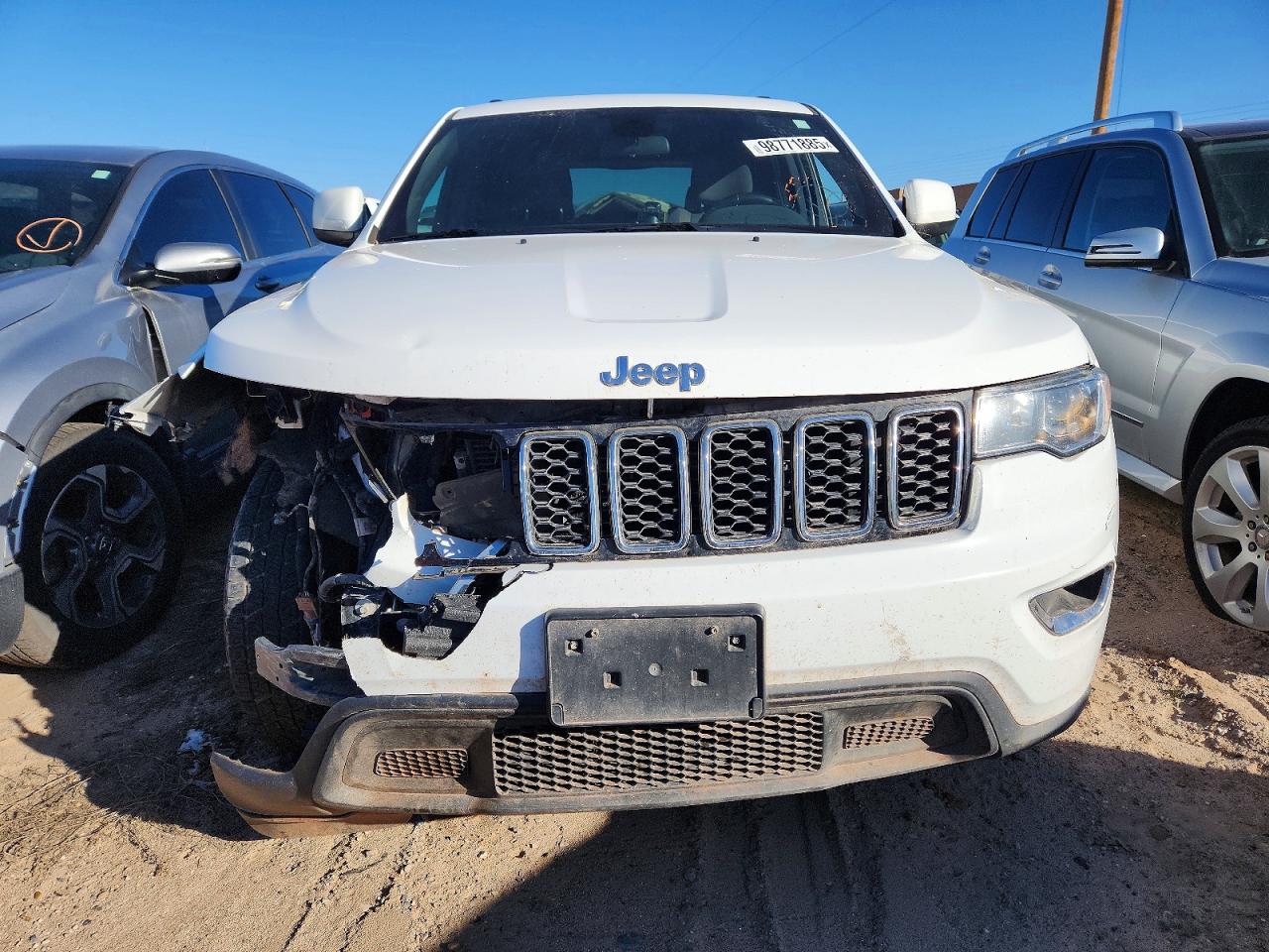 2019 JEEP GRAND CHEROKEE LAREDO photo 9