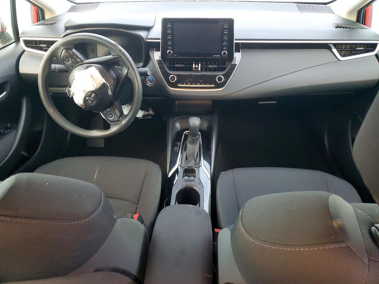2021 TOYOTA COROLLA LE photo 8