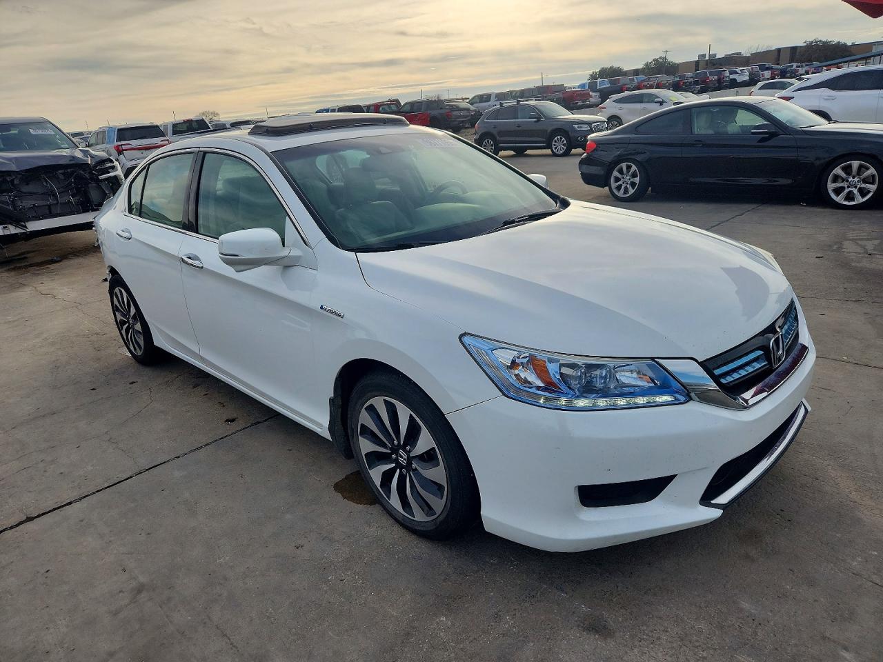 2015 HONDA ACCORD TOURING HYBRID photo 4