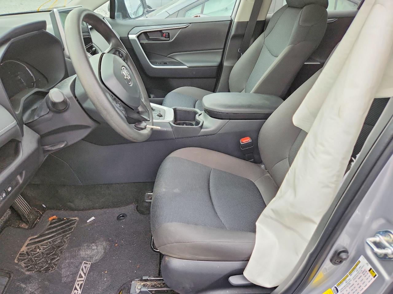 2025 TOYOTA RAV4 LE photo 7