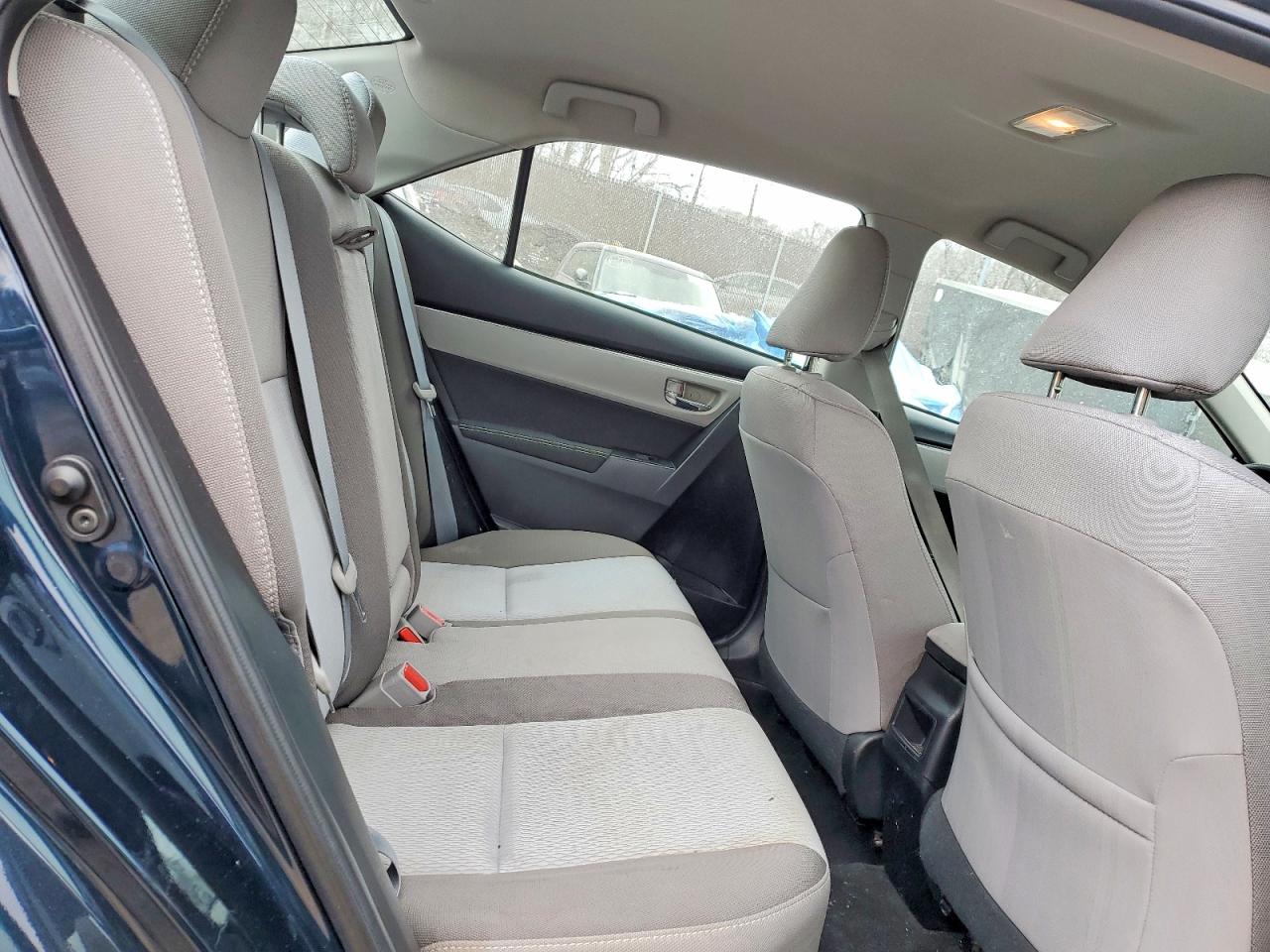 2018 TOYOTA COROLLA L photo 19