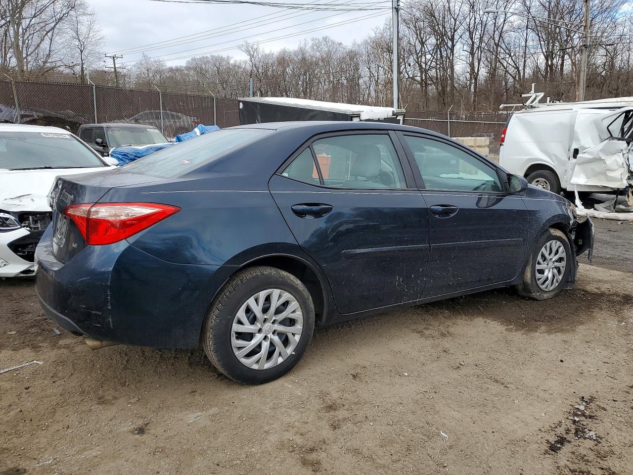 2018 TOYOTA COROLLA L photo 5