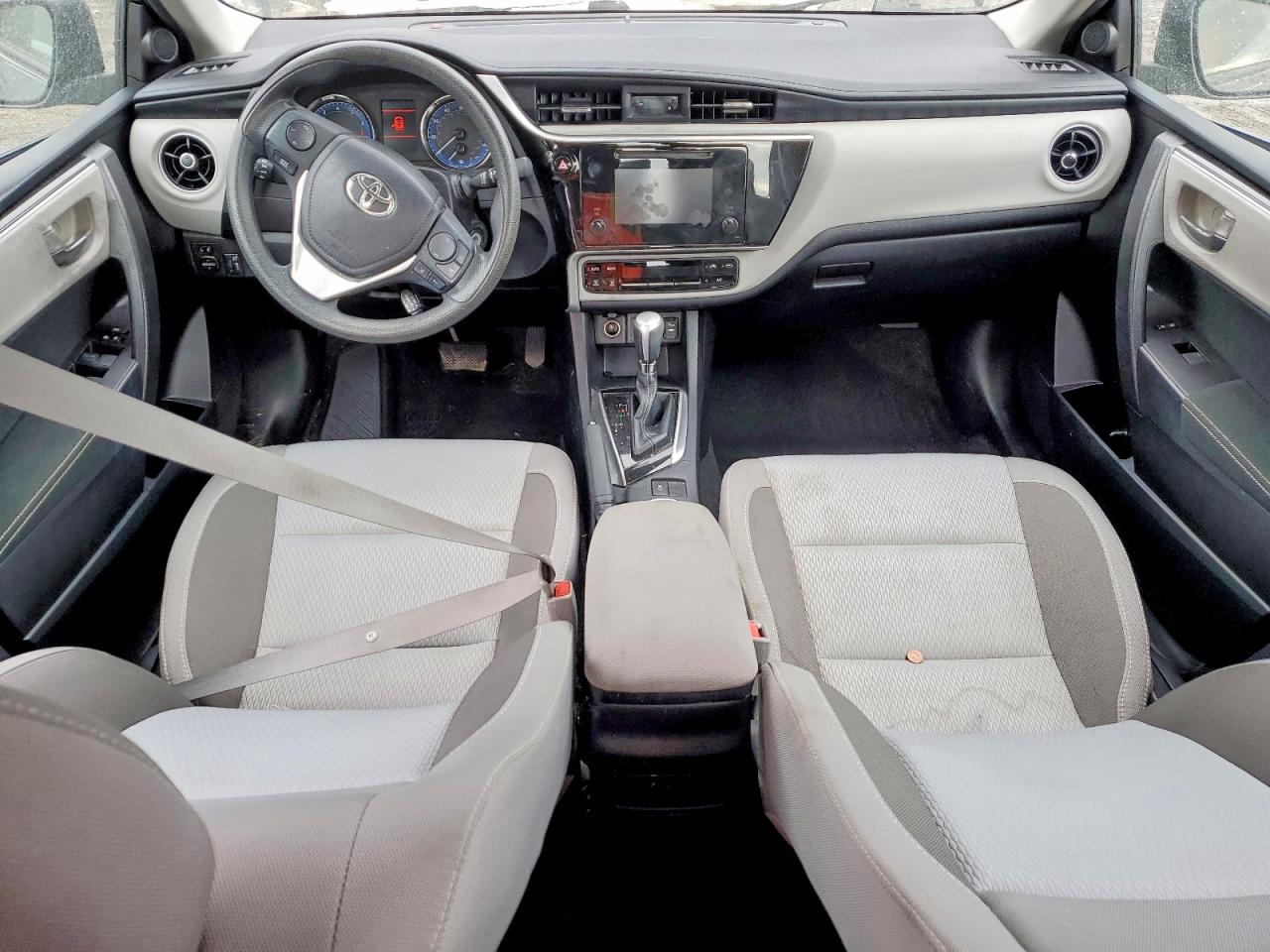 2018 TOYOTA COROLLA L photo 15