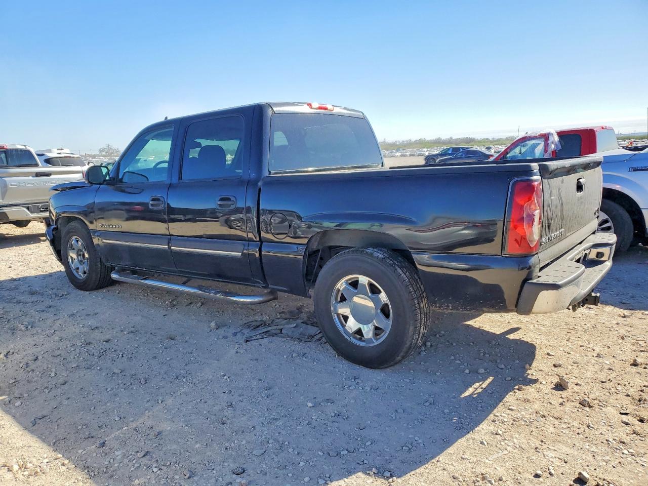 2007 CHEVROLET SILVERADO C1500 CLASSIC CREW CAB photo 2