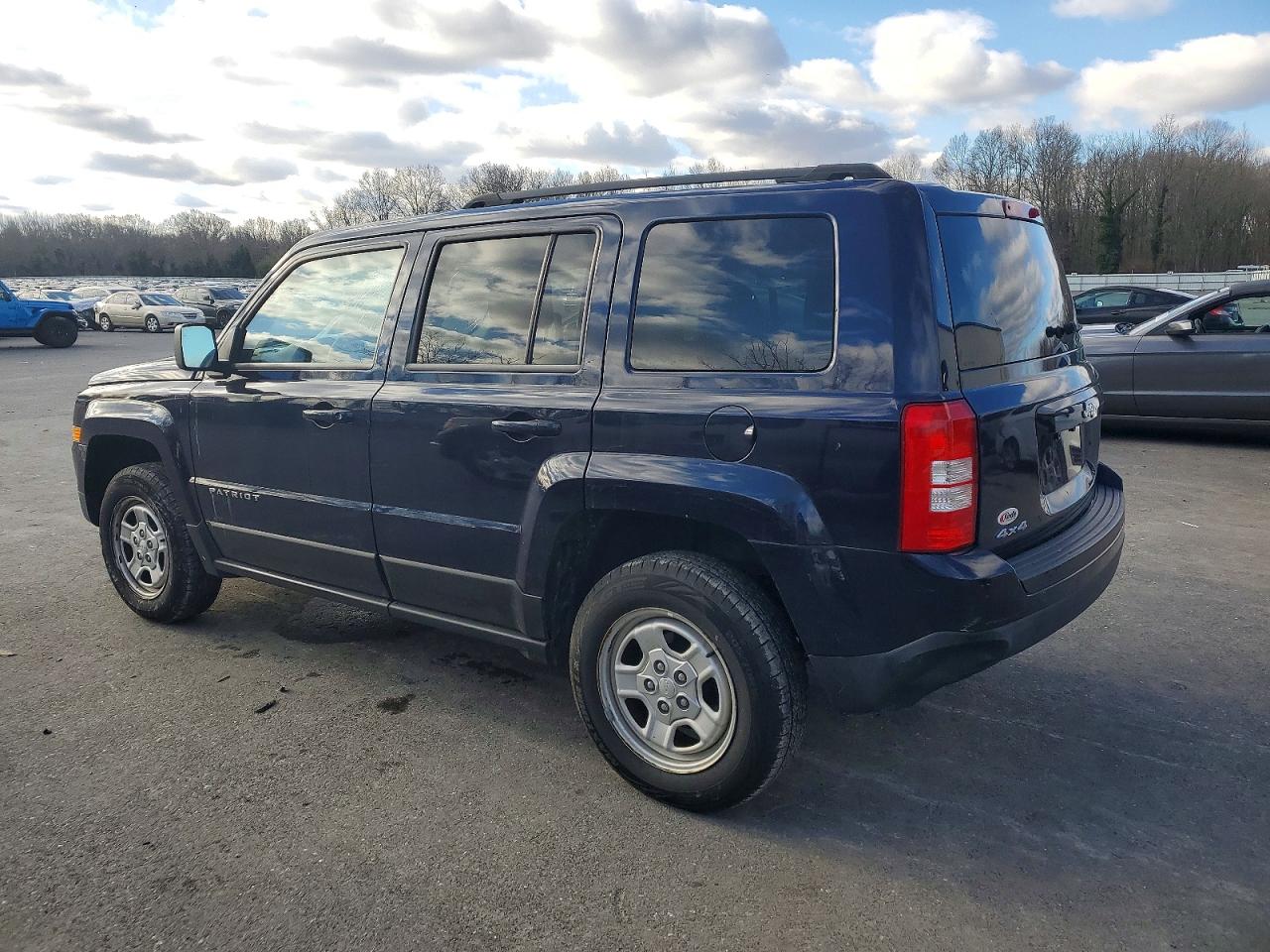 2014 JEEP PATRIOT SPORT photo 2