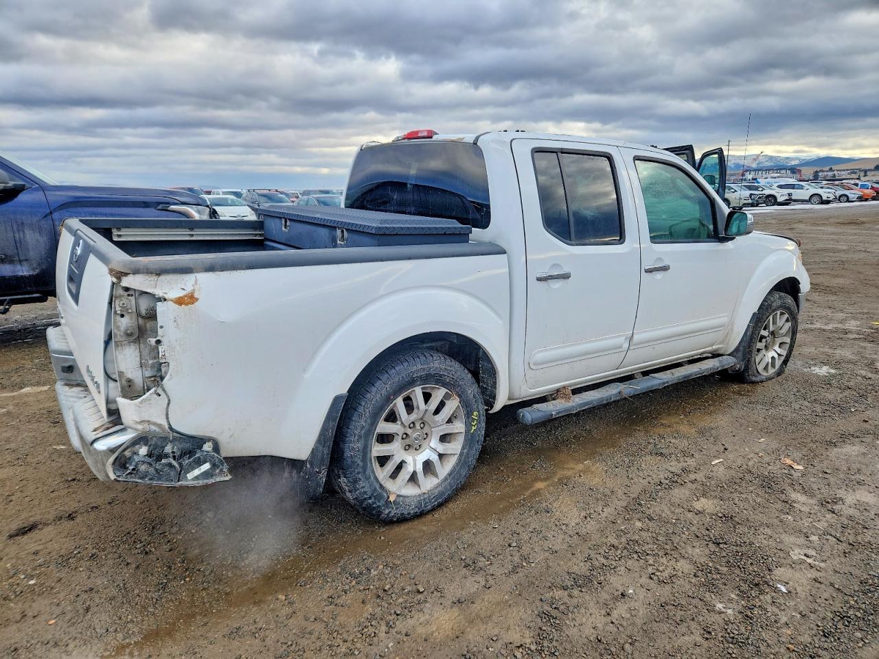 2009 NISSAN FRONTIER CREW CAB SE photo 3