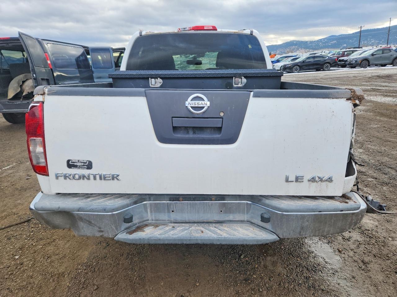2009 NISSAN FRONTIER CREW CAB SE photo 6