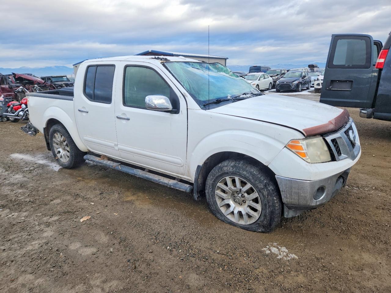 2009 NISSAN FRONTIER CREW CAB SE photo 4