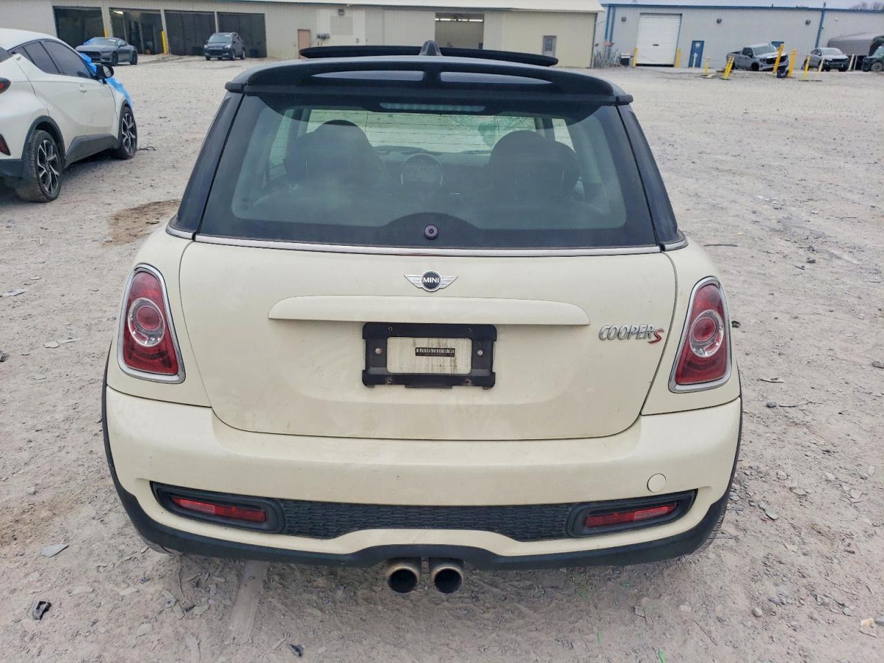 2012 MINI COOPER S photo 6