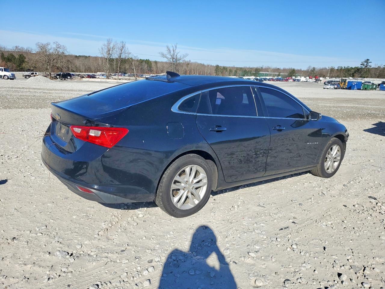 2017 CHEVROLET MALIBU LT photo 3