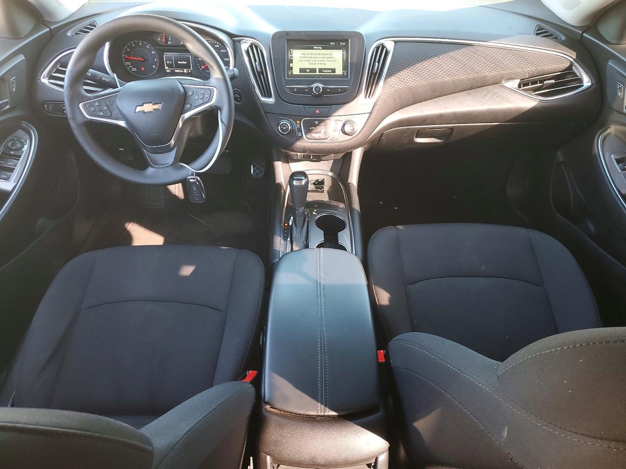 2017 CHEVROLET MALIBU LT photo 8