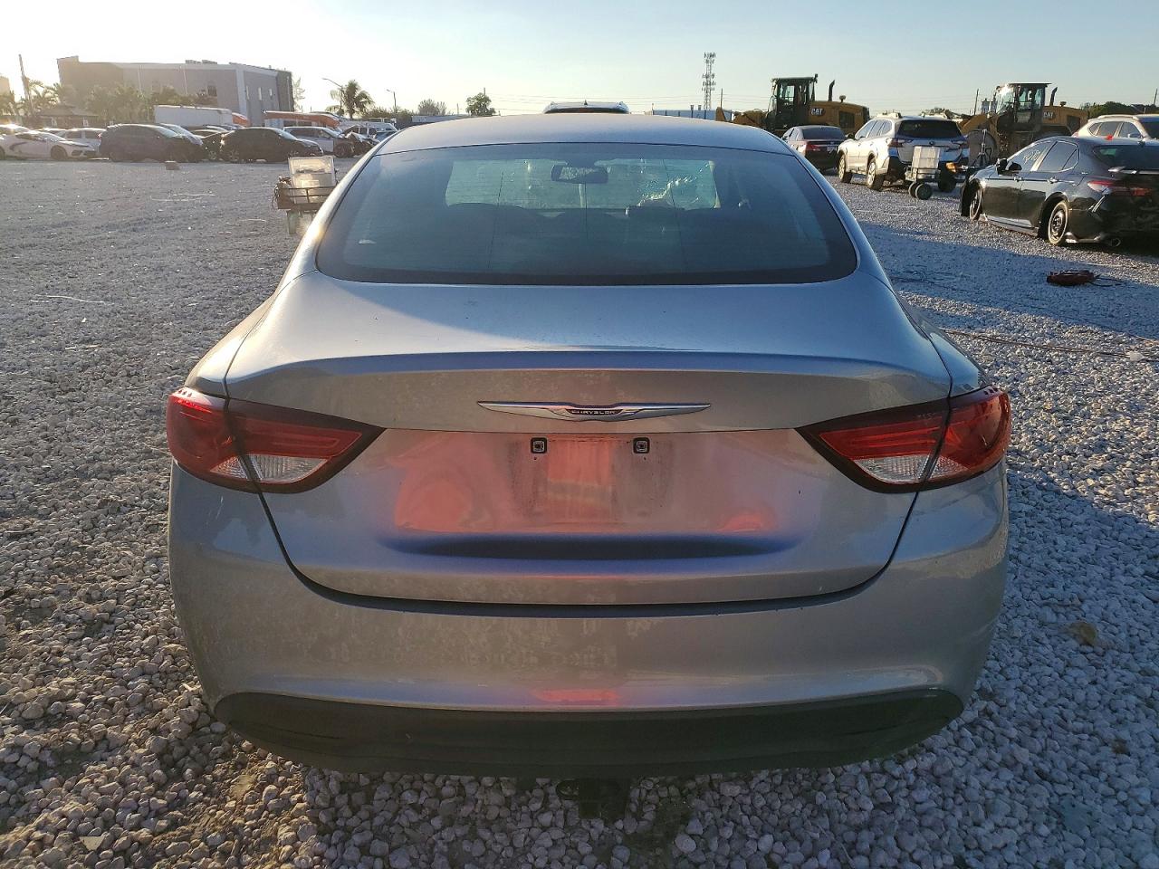 2016 CHRYSLER 200 LX photo 6
