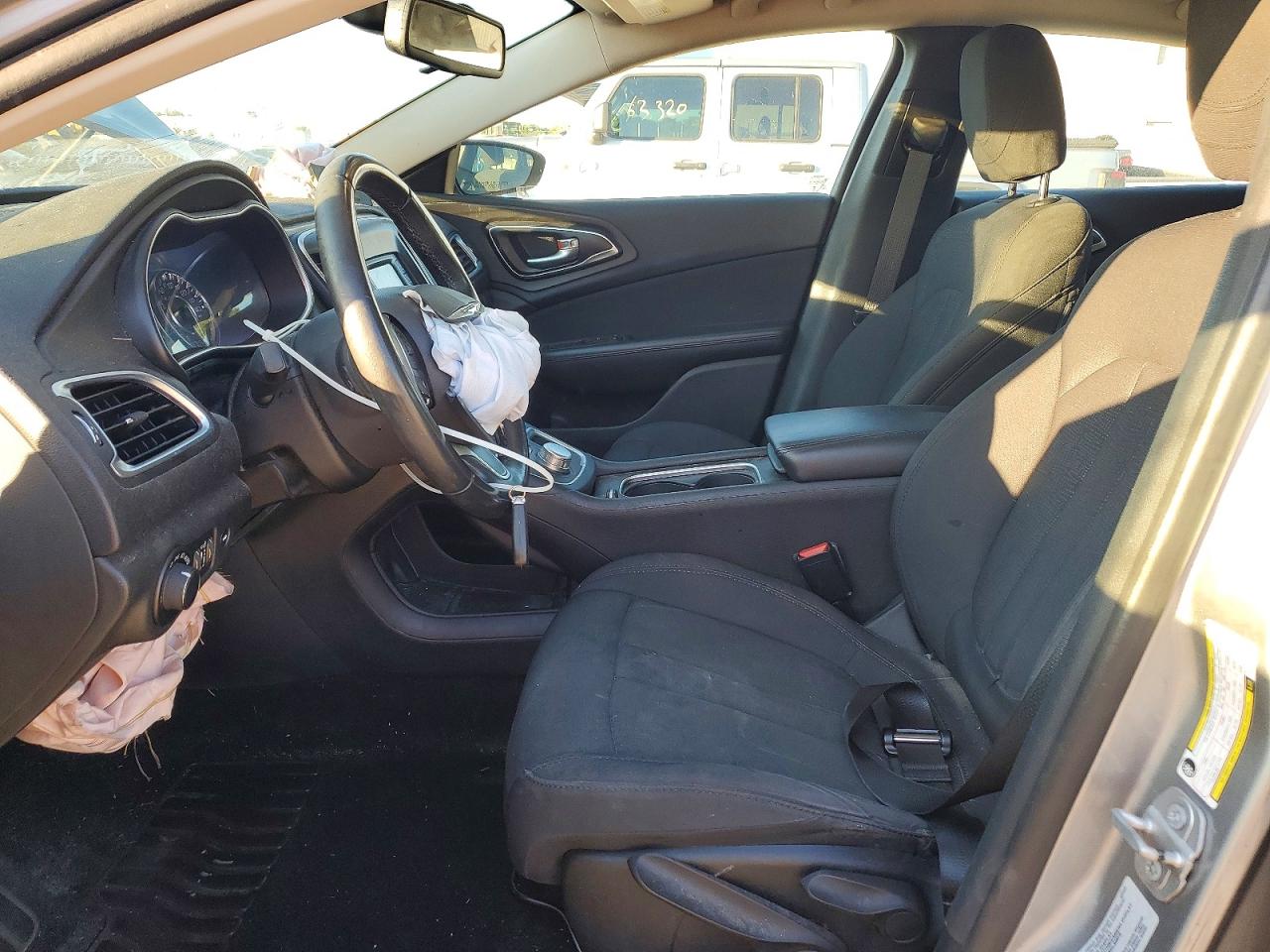 2016 CHRYSLER 200 LX photo 7