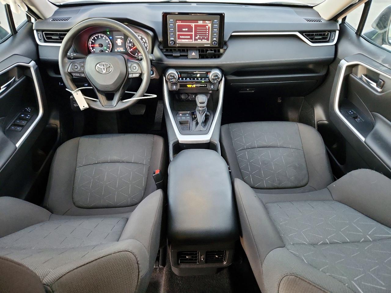 2022 TOYOTA RAV4 XLE photo 8