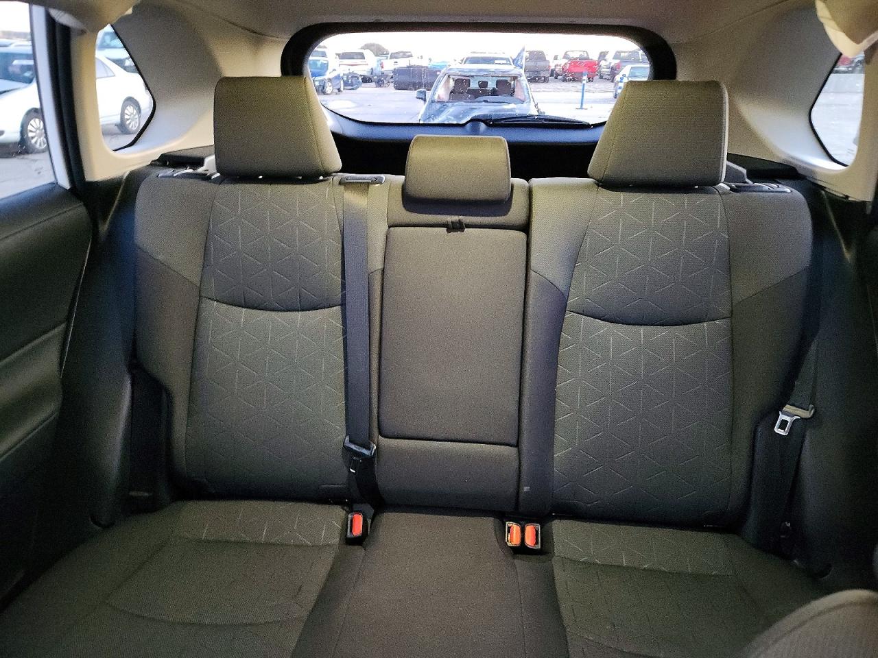 2022 TOYOTA RAV4 XLE photo 10