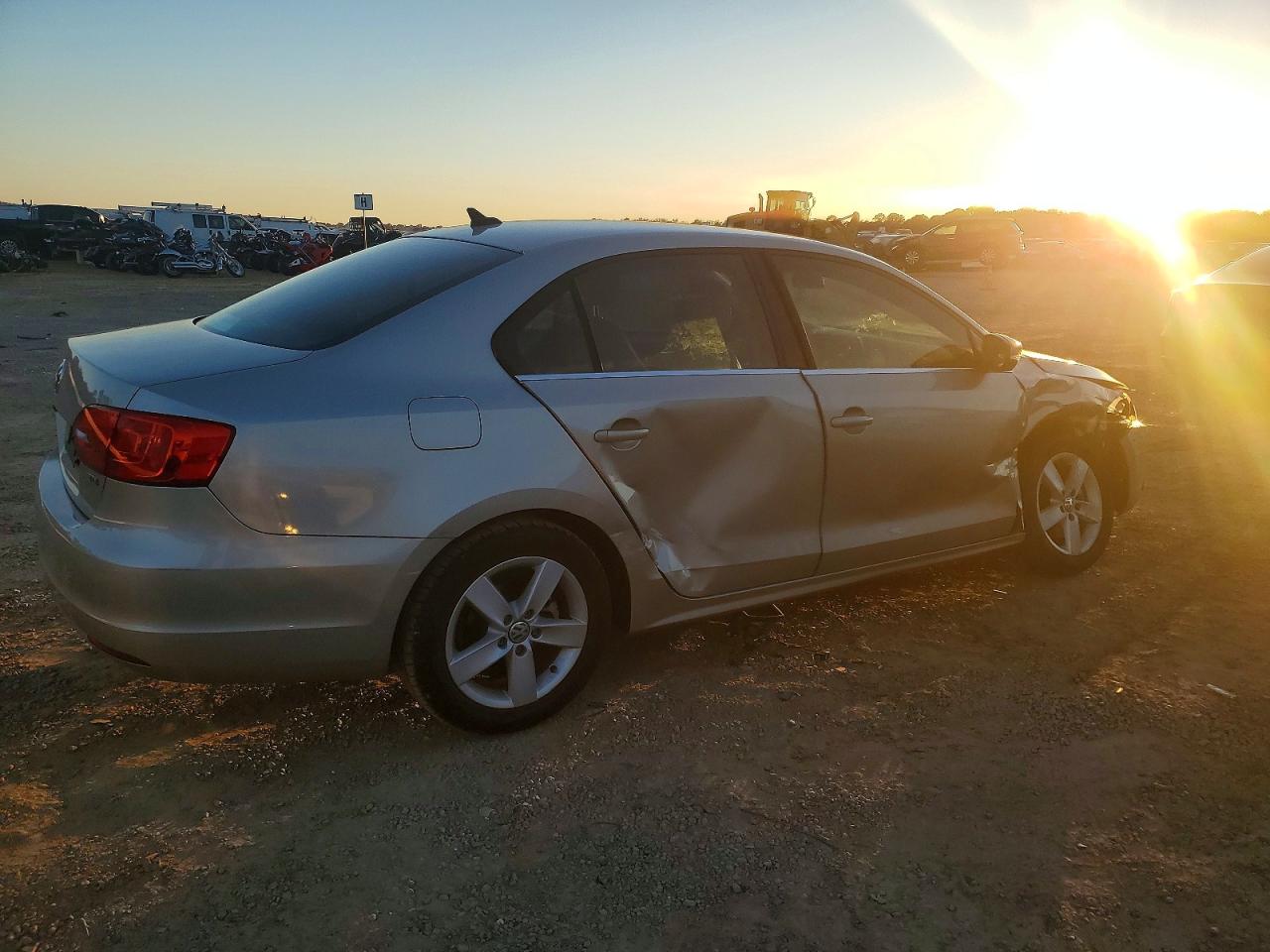 2014 VOLKSWAGEN JETTA TDI photo 5