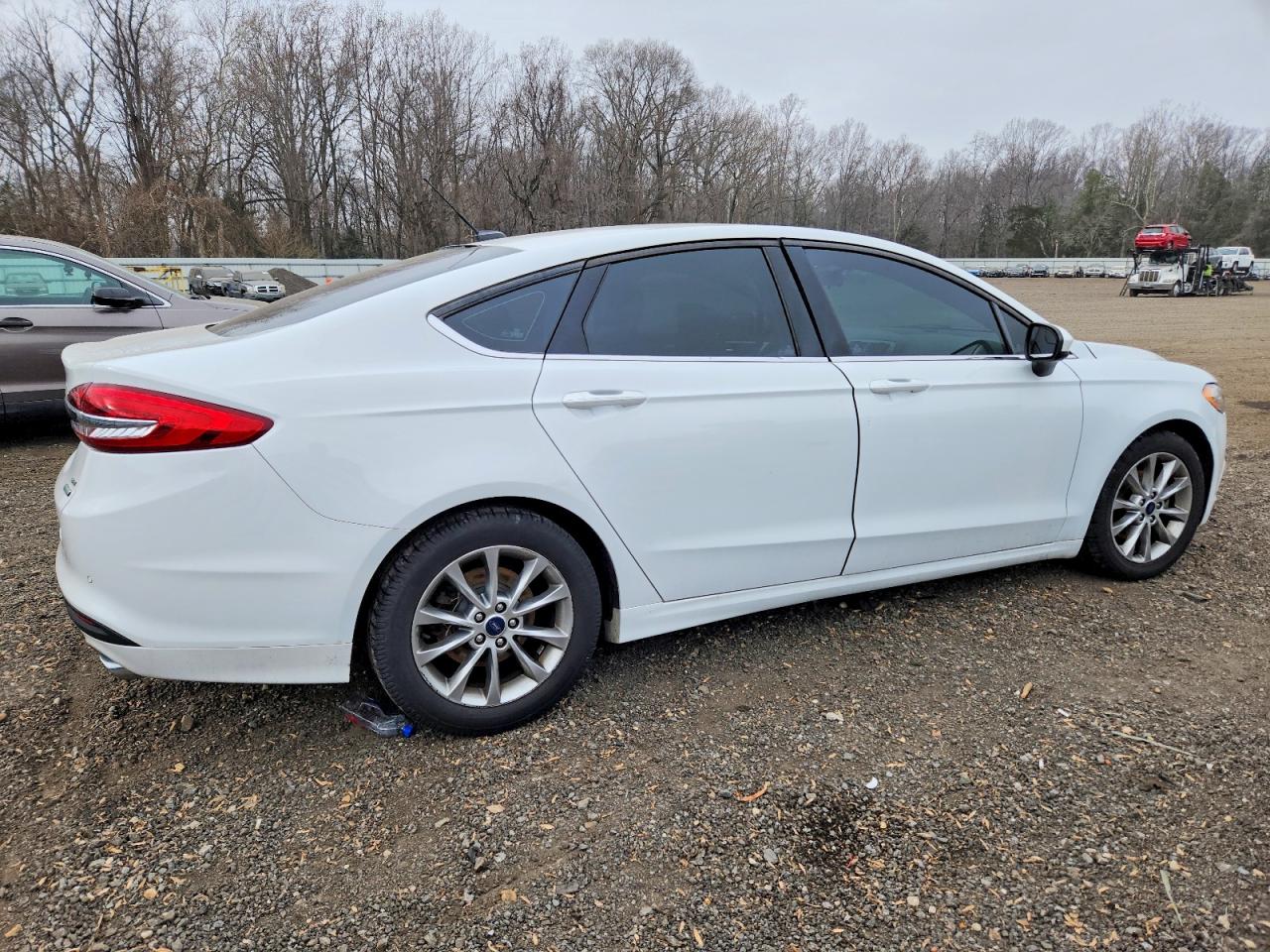 2017 FORD FUSION SE photo 3