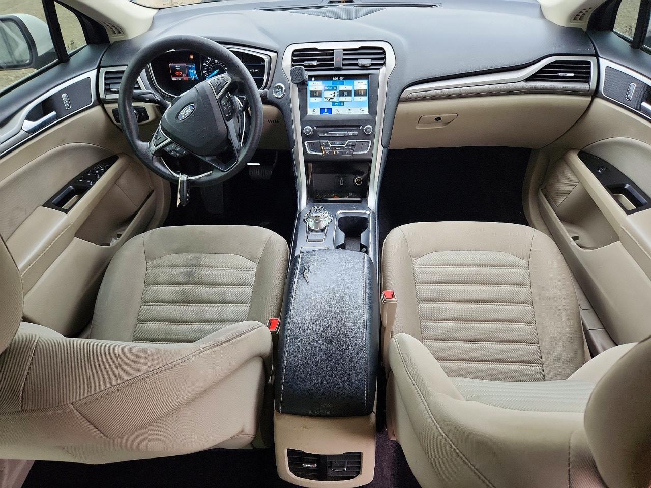 2017 FORD FUSION SE photo 8
