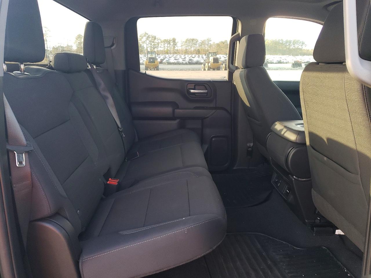 2025 CHEVROLET SILVERADO K1500 CUSTOM photo 10