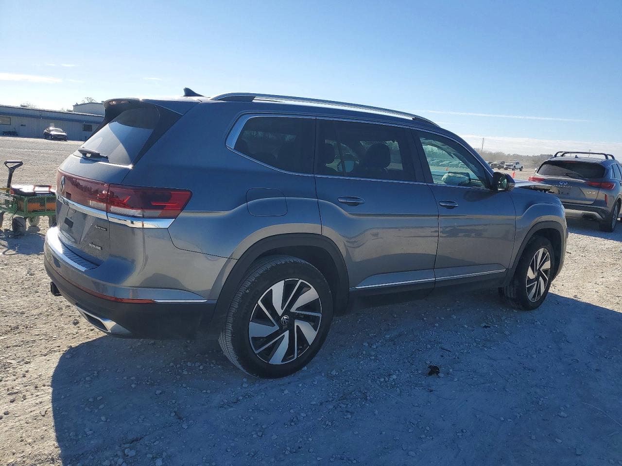 2024 VOLKSWAGEN ATLAS SEL photo 3