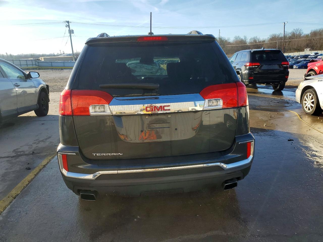 2017 GMC TERRAIN SLT photo 6