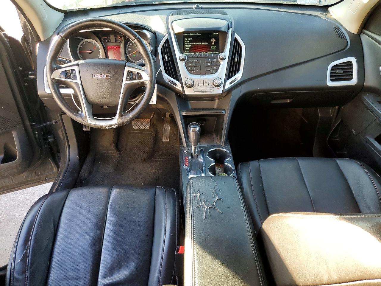 2017 GMC TERRAIN SLT photo 8