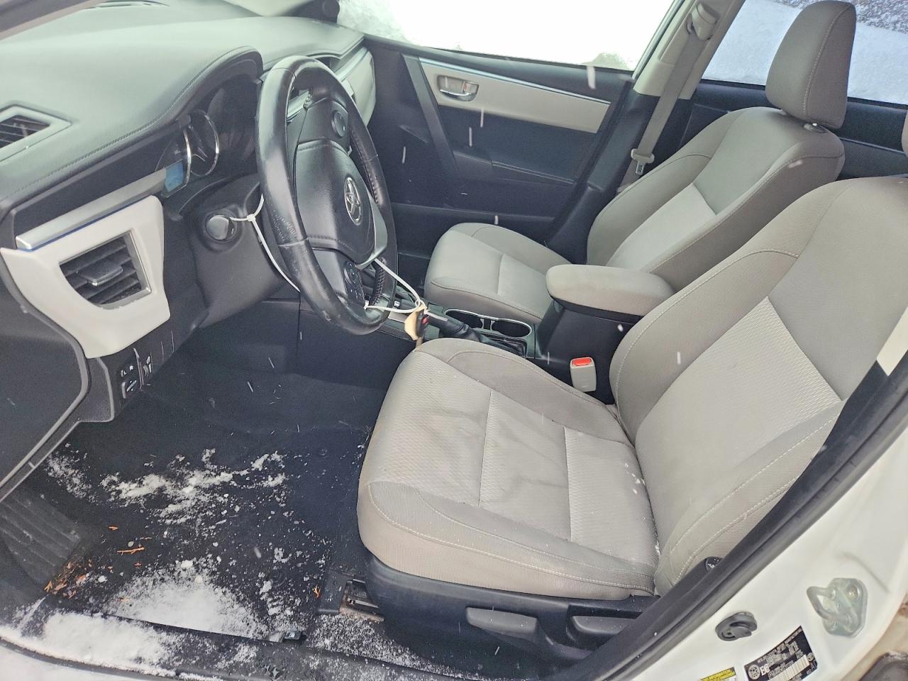 2014 TOYOTA COROLLA L photo 7