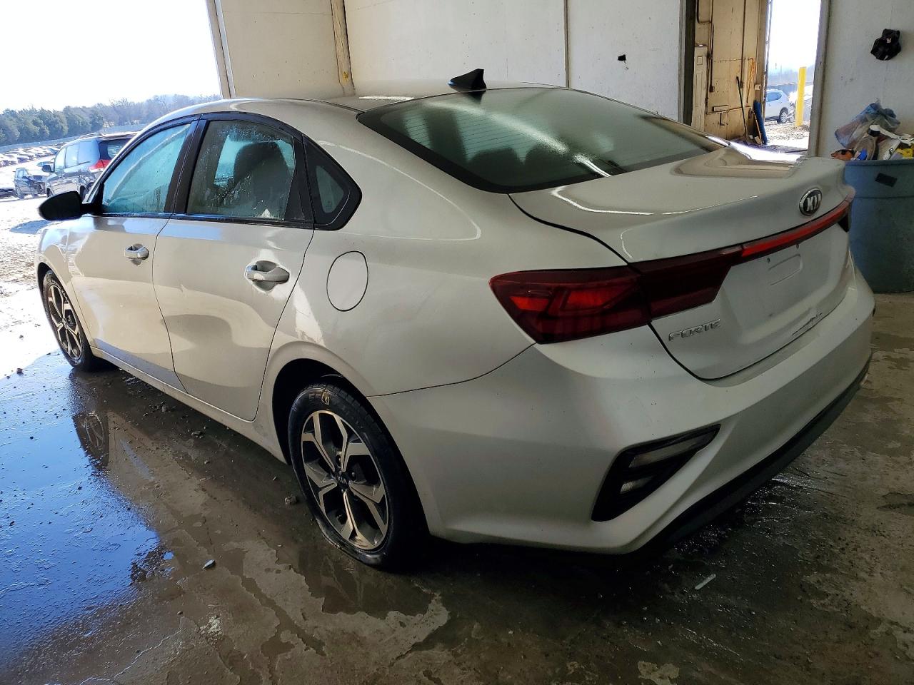 2021 KIA FORTE FE photo 2