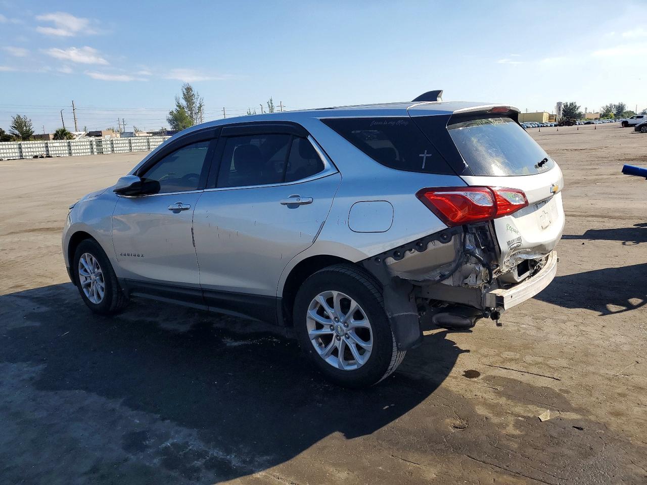 2019 CHEVROLET EQUINOX LT photo 2