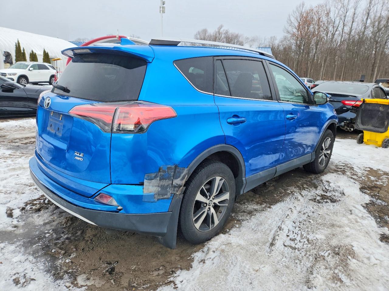 2016 TOYOTA RAV4 XLE photo 3