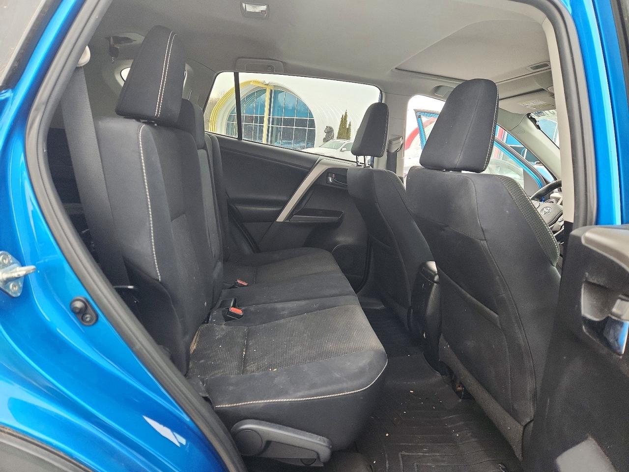 2016 TOYOTA RAV4 XLE photo 11