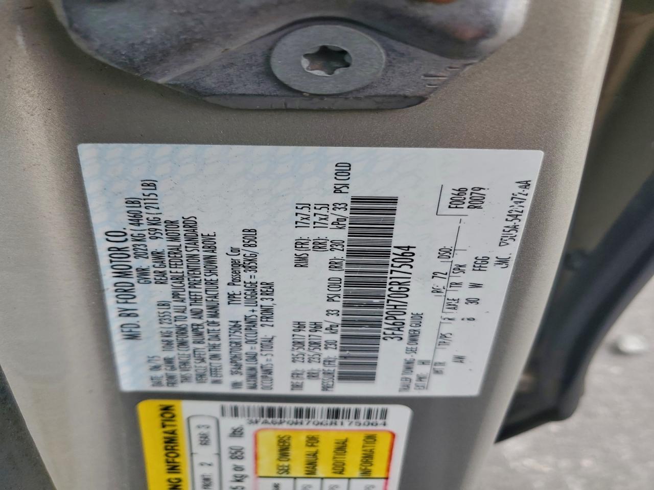 2016 FORD FUSION SE photo 12