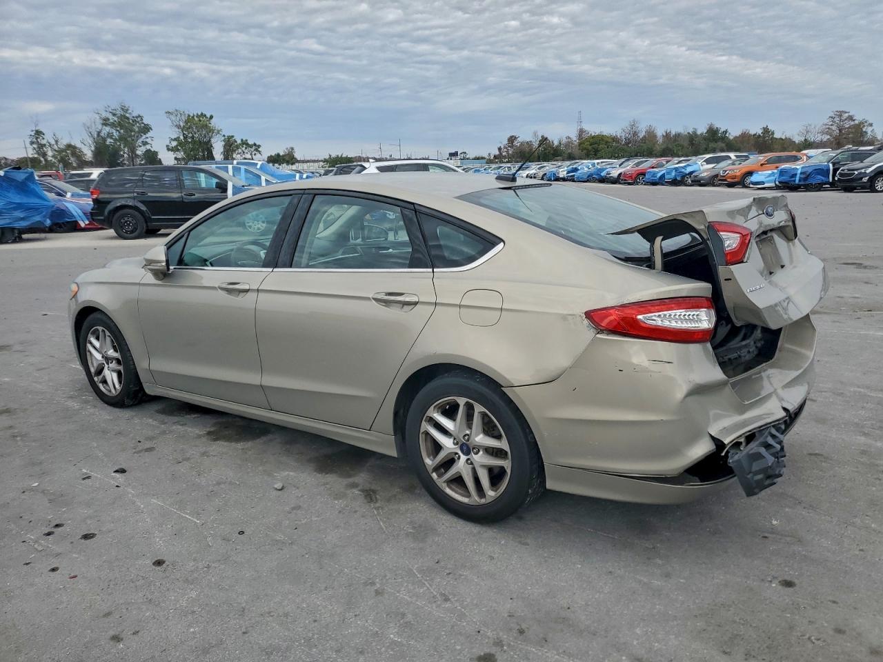 2016 FORD FUSION SE photo 2