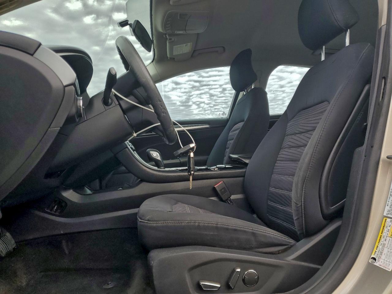 2016 FORD FUSION SE photo 7