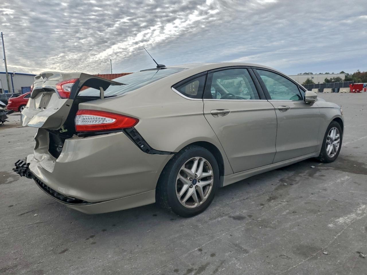 2016 FORD FUSION SE photo 3