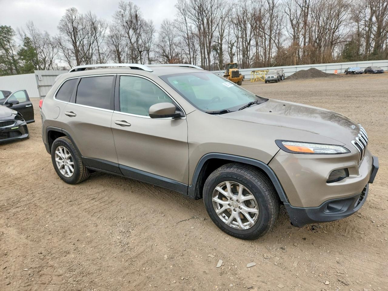 2017 JEEP CHEROKEE LATITUDE photo 4
