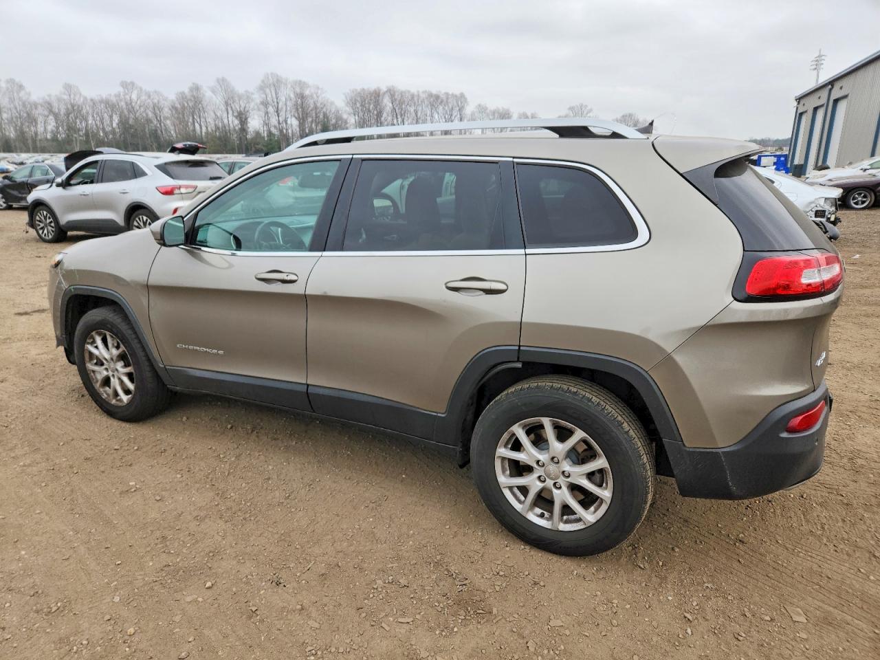 2017 JEEP CHEROKEE LATITUDE photo 2