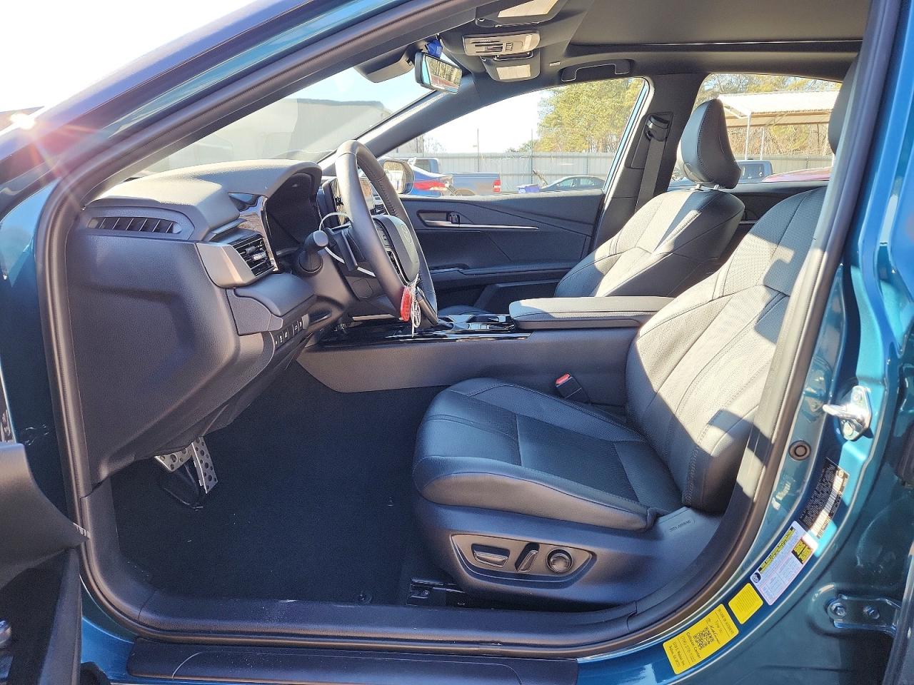 2025 TOYOTA CAMRY XSE photo 7