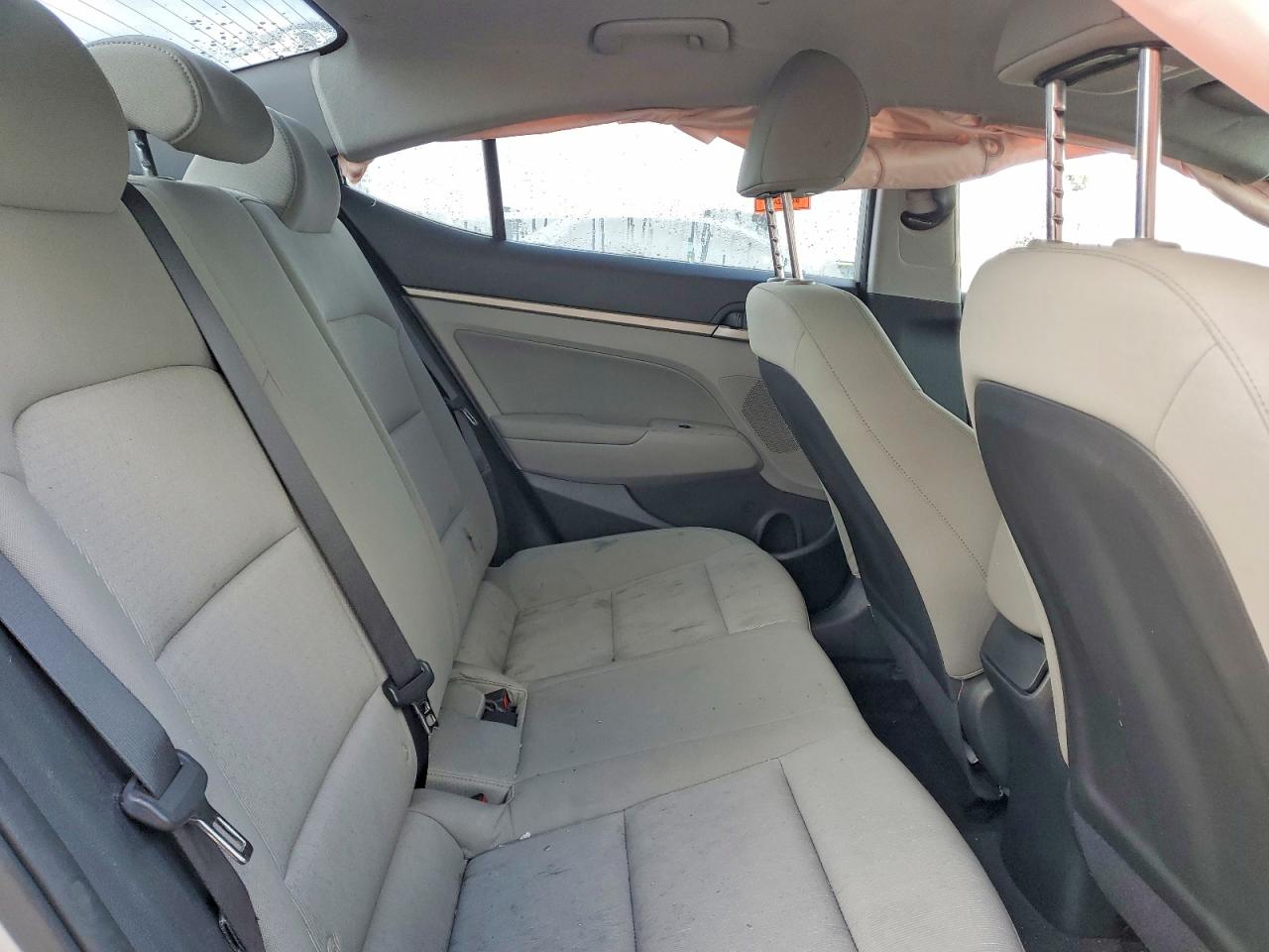 2017 HYUNDAI ELANTRA SE photo 10