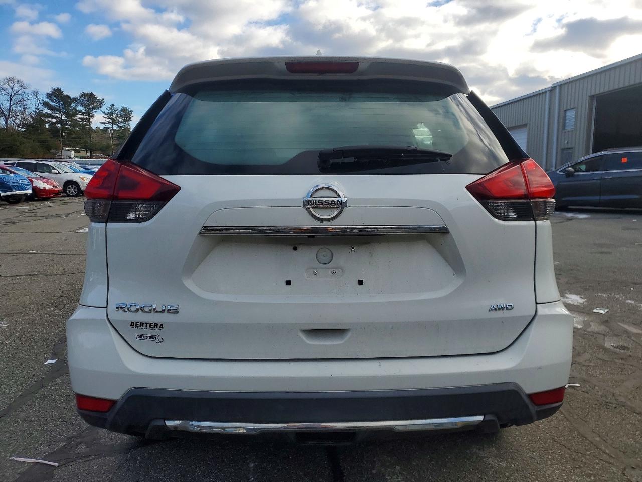 2018 NISSAN ROGUE S photo 6
