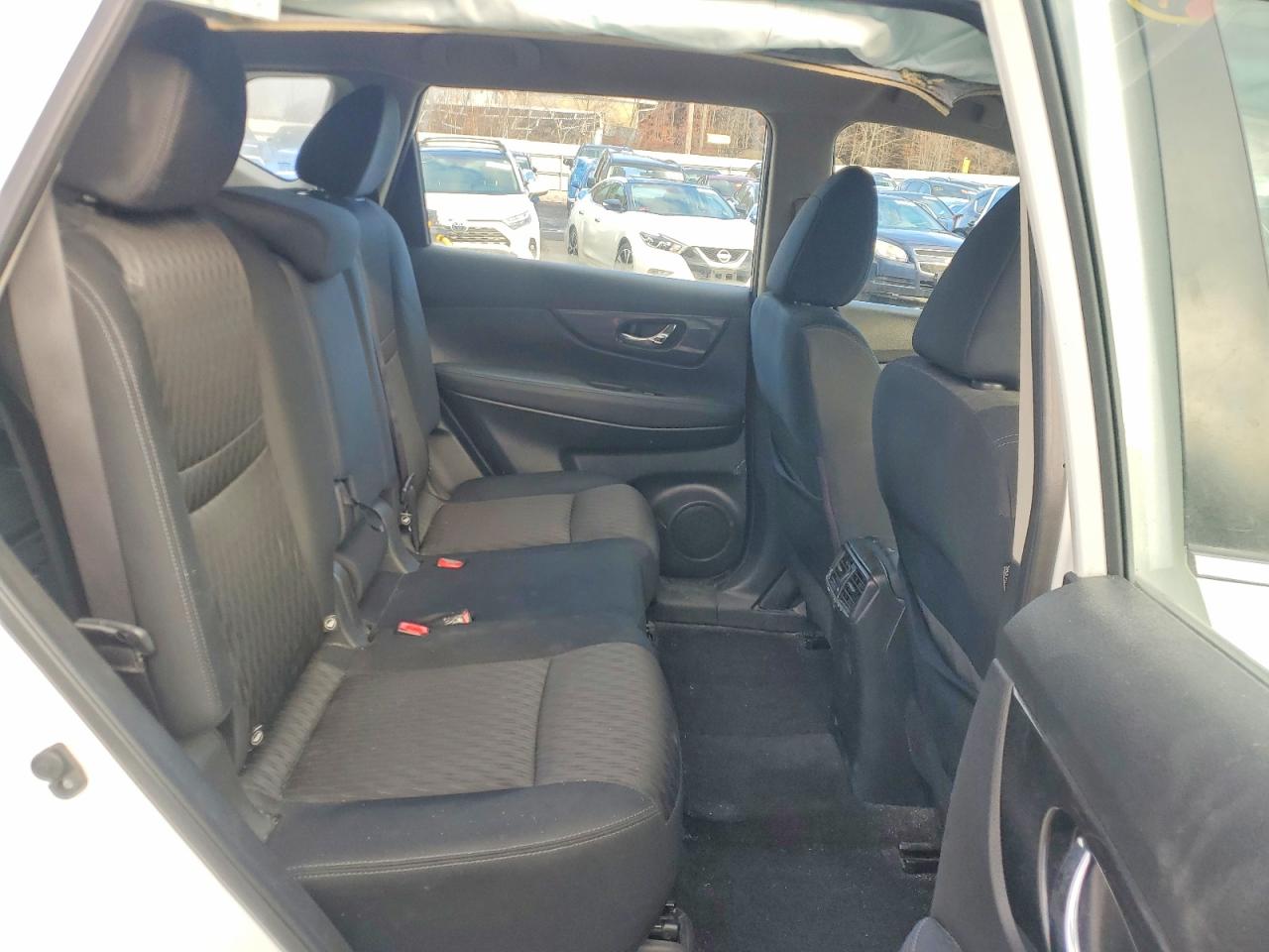 2018 NISSAN ROGUE S photo 11